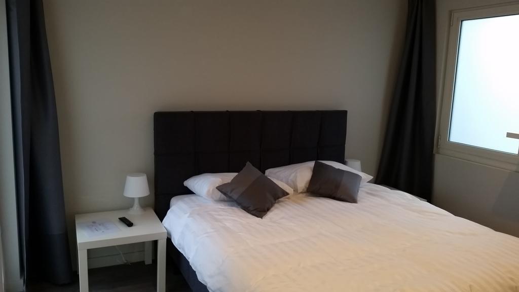 B&B Charles Cabour De Panne Bilik gambar