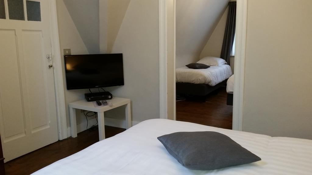 B&B Charles Cabour De Panne Bilik gambar